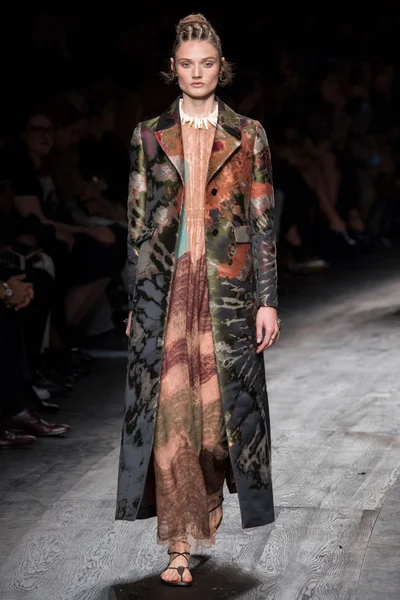 Look 64